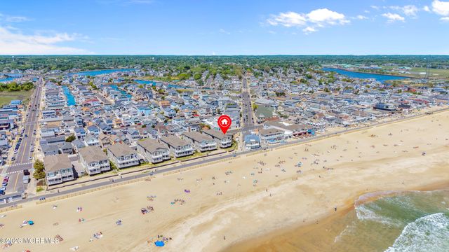 209-4 Beachfront, Manasquan, NJ 08736