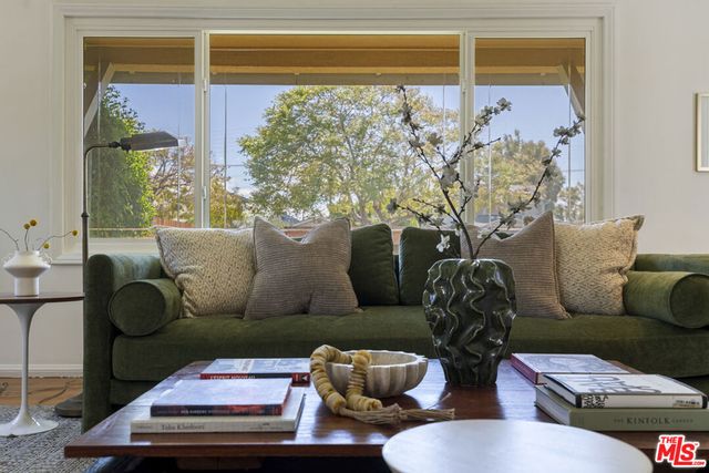 1113 Palms Boulevard, Venice, CA 90291