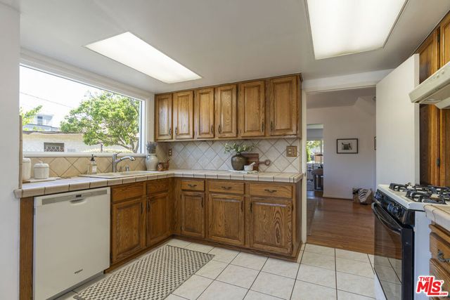 1113 Palms Boulevard, Venice, CA 90291