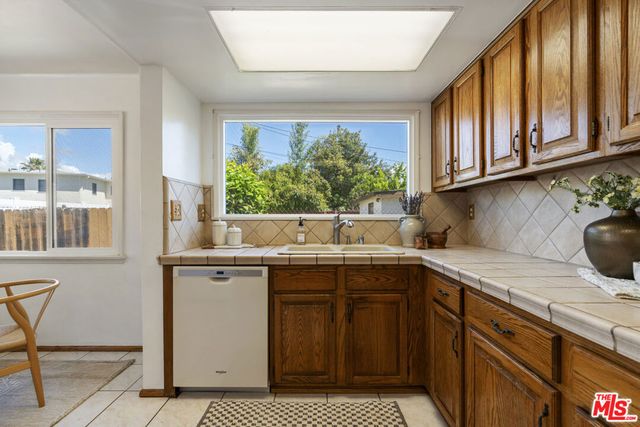 1113 Palms Boulevard, Venice, CA 90291