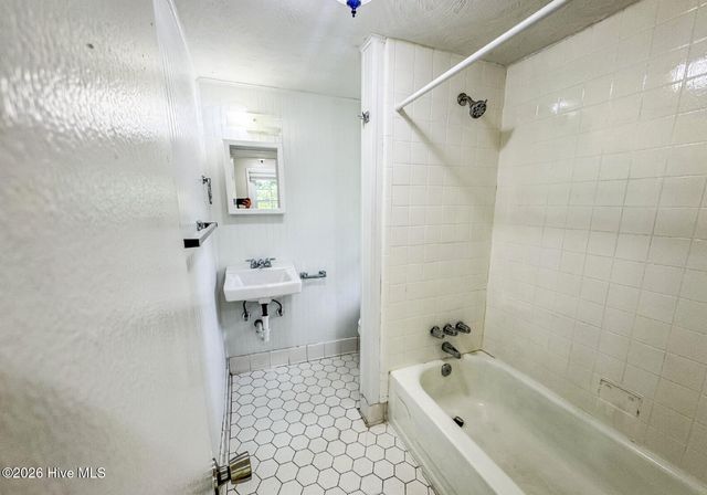 519 Mckinley Avenue, Greenville, NC 27834