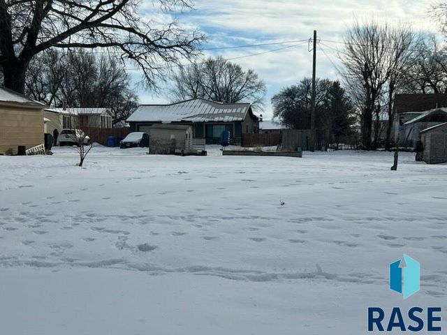 303 E Elm St Street, Harrisburg, SD 57032