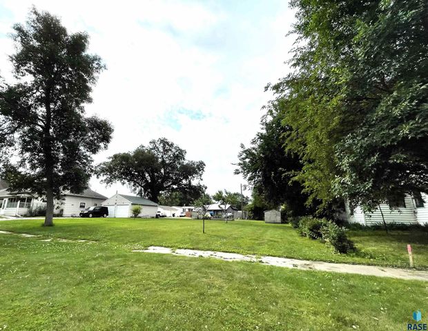 303 E Elm St Street, Harrisburg, SD 57032