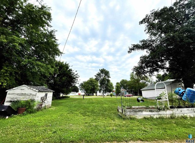 303 E Elm St Street, Harrisburg, SD 57032