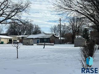 303 E Elm St Street, Harrisburg, SD 57032