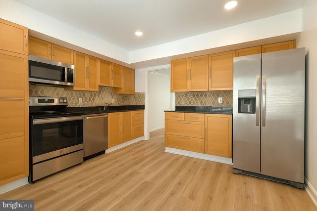 10707 MUIRFIELD DR, Potomac, MD 20854