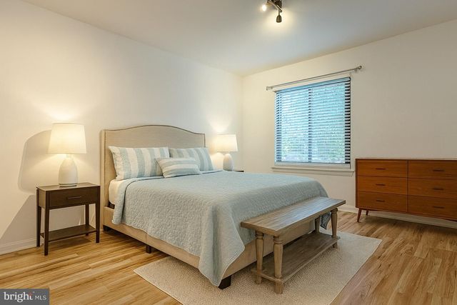 10707 MUIRFIELD DR, Potomac, MD 20854