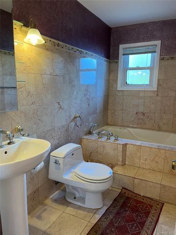 429 E Park Avenue 2nd Floor, Long Beach, NY 11561