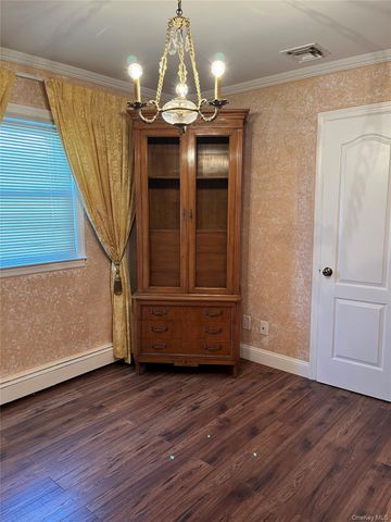 429 E Park Avenue 2nd Floor, Long Beach, NY 11561