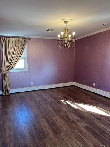 429 E Park Avenue 2nd Floor, Long Beach, NY 11561