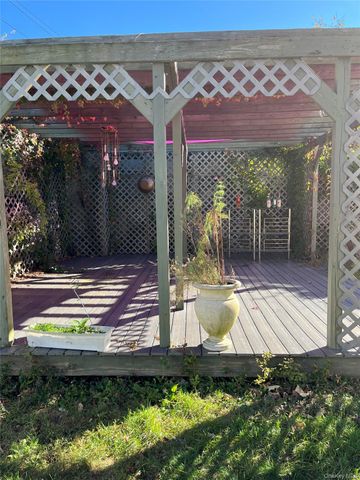 429 E Park Avenue 2nd Floor, Long Beach, NY 11561