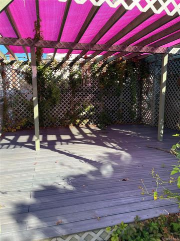 429 E Park Avenue 2nd Floor, Long Beach, NY 11561