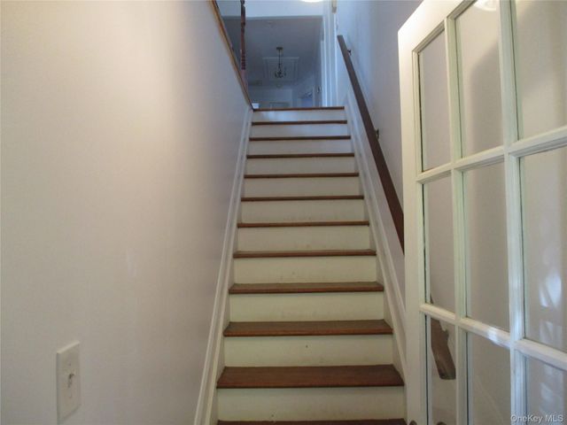 429 E Park Avenue 2nd Floor, Long Beach, NY 11561