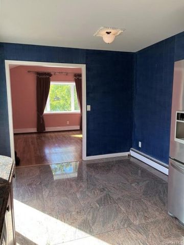 429 E Park Avenue 2nd Floor, Long Beach, NY 11561