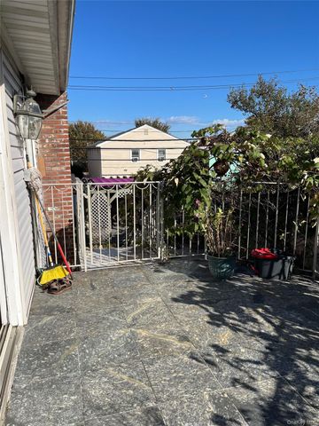 429 E Park Avenue 2nd Floor, Long Beach, NY 11561