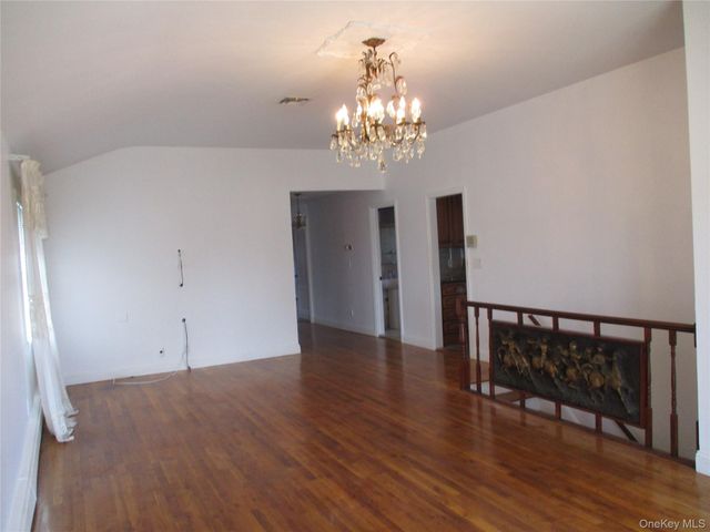 429 E Park Avenue 2nd Floor, Long Beach, NY 11561