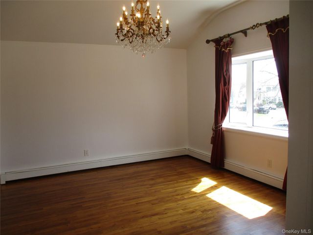429 E Park Avenue 2nd Floor, Long Beach, NY 11561