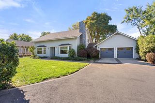 1089 Brookdale Avenue, Medford, OR 97504