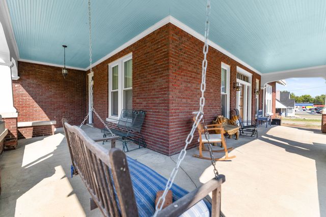 527 Deery St, Shelbyville, TN 37160