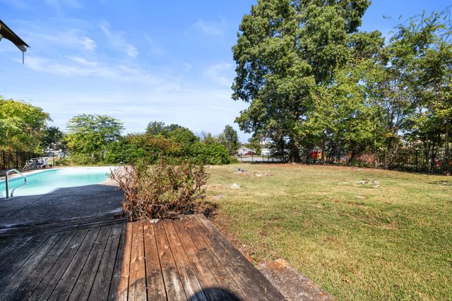 527 Deery St, Shelbyville, TN 37160