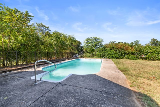 527 Deery St, Shelbyville, TN 37160