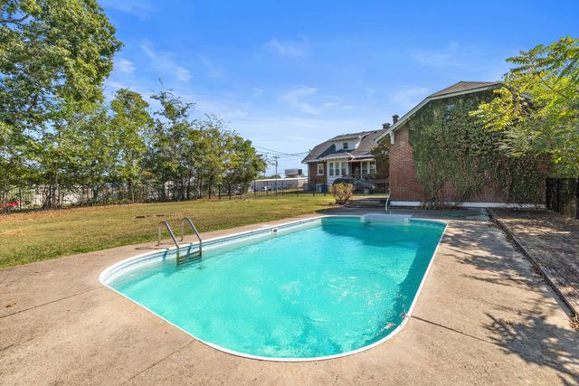 527 Deery St, Shelbyville, TN 37160