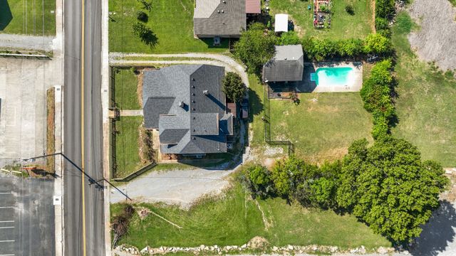 527 Deery St, Shelbyville, TN 37160