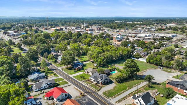 527 Deery St, Shelbyville, TN 37160