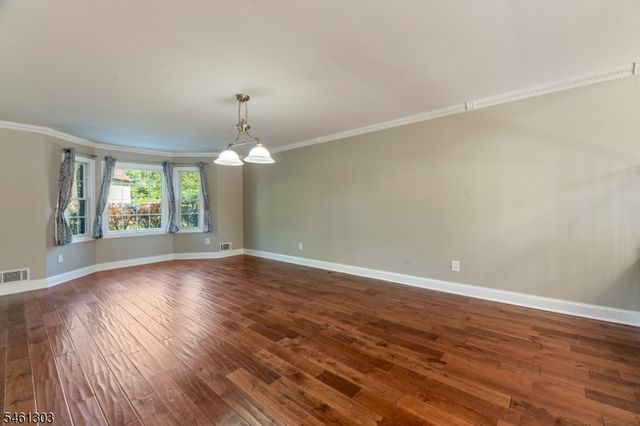 19 Bradford Rd, Edison Twp., NJ 08820