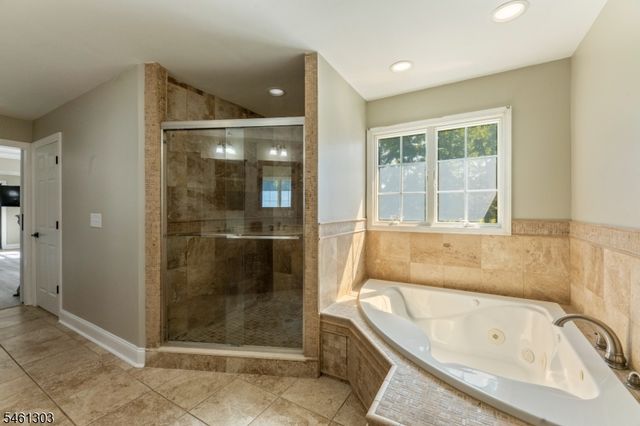 19 Bradford Rd, Edison Twp., NJ 08820