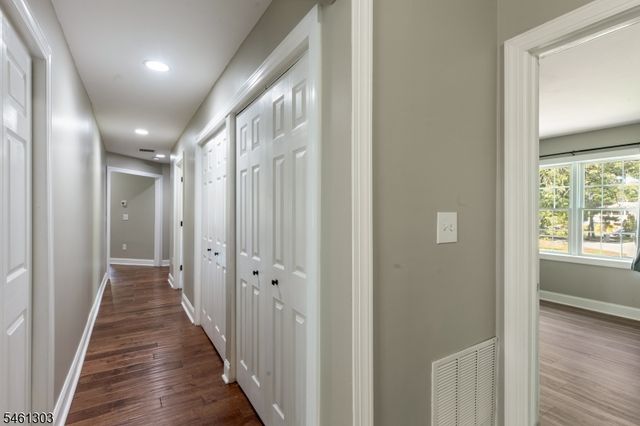 19 Bradford Rd, Edison Twp., NJ 08820
