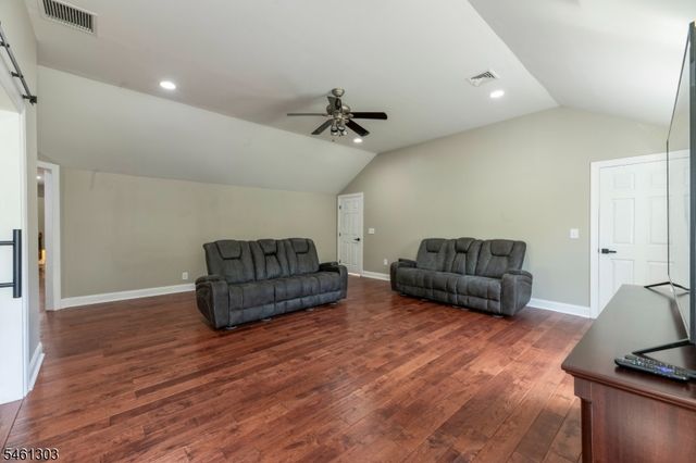 19 Bradford Rd, Edison Twp., NJ 08820
