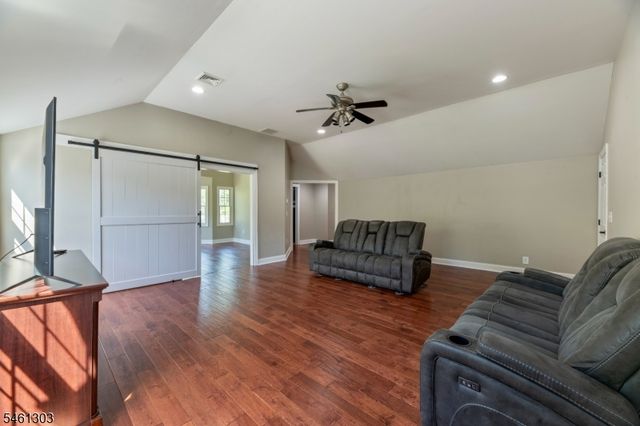 19 Bradford Rd, Edison Twp., NJ 08820