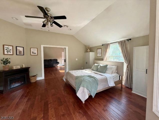 19 Bradford Rd, Edison Twp., NJ 08820