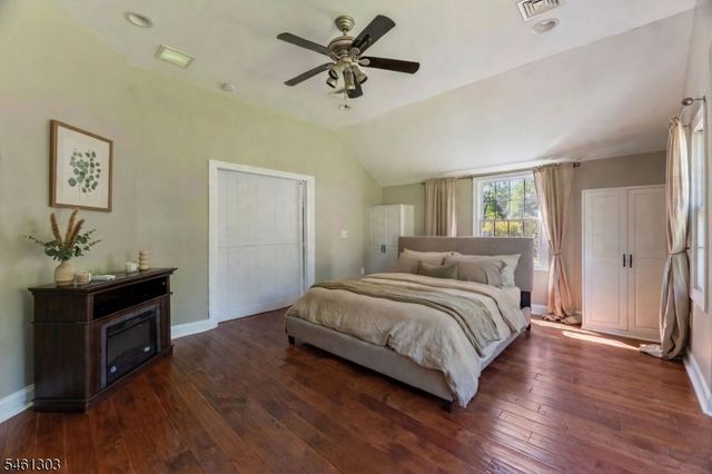 19 Bradford Rd, Edison Twp., NJ 08820
