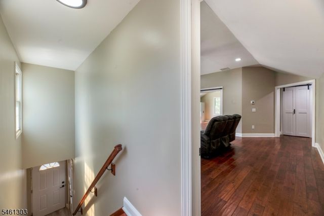 19 Bradford Rd, Edison Twp., NJ 08820