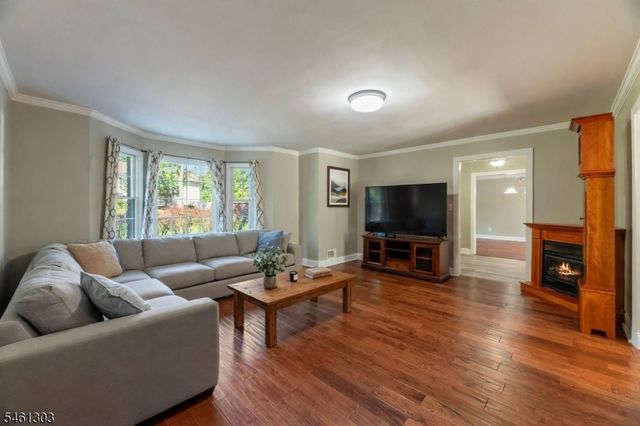 19 Bradford Rd, Edison Twp., NJ 08820