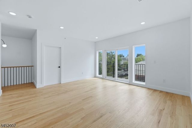 369 6Th Ave, Newark City, NJ 07107