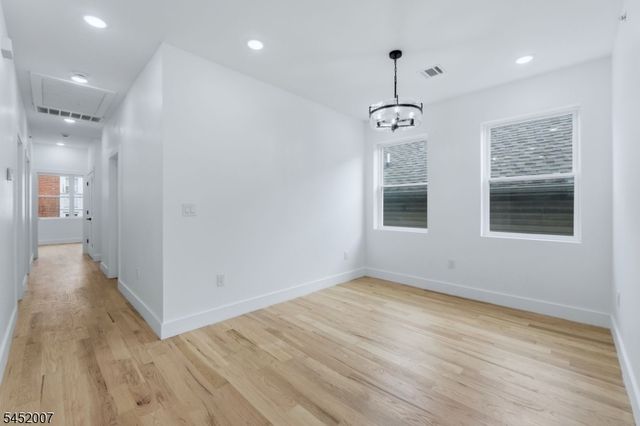 369 6Th Ave, Newark City, NJ 07107