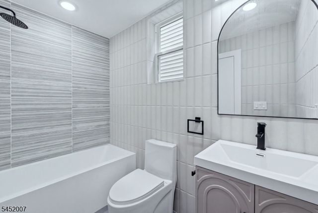 369 6Th Ave, Newark City, NJ 07107