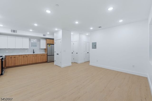 369 6Th Ave, Newark City, NJ 07107