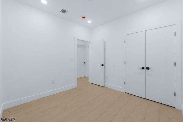 369 6Th Ave, Newark City, NJ 07107
