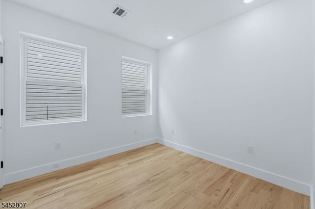 369 6Th Ave, Newark City, NJ 07107
