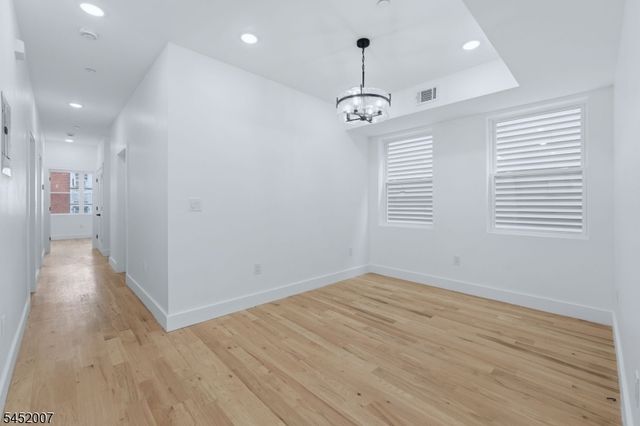 369 6Th Ave, Newark City, NJ 07107