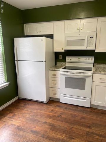 712 Inlet Quay Apt F, Chesapeake, VA 23320