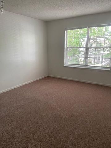 712 Inlet Quay Apt F, Chesapeake, VA 23320