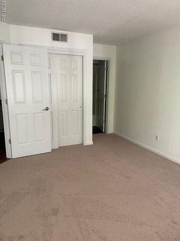 712 Inlet Quay Apt F, Chesapeake, VA 23320