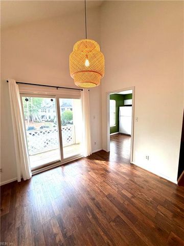 712 Inlet Quay Apt F, Chesapeake, VA 23320