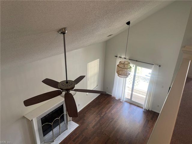 712 Inlet Quay Apt F, Chesapeake, VA 23320