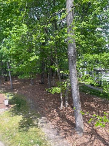 712 Inlet Quay Apt F, Chesapeake, VA 23320